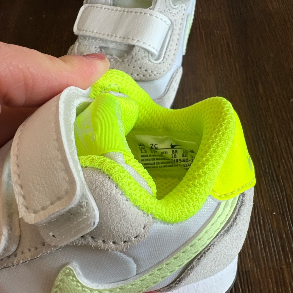 Nike MD Valiant TD “White Barely Volt” Infant Sneaker - Picture 5 of 5